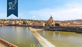 Апартаменты во Флоренции, Италия (цена по запросу)