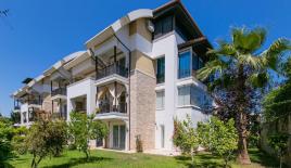 Таунхаус за 290 000 евро в Кемере, Турция