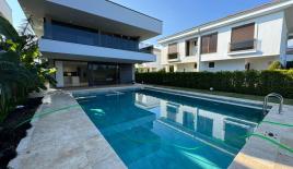 Вилла за 900 000 евро в Кемере, Турция