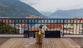 Апартаменты за 800 000 евро в Доброте, Черногория