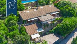 Вилла за 2 350 000 евро в Кастильоне-делла-Пеская, Италия