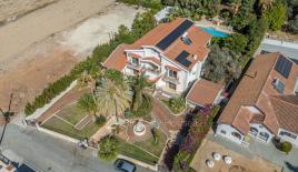 Вилла за 1 800 000 евро в Лимасоле, Кипр