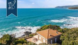 Апартаменты за 1 700 000 евро в Розиньяно Мариттимо, Италия