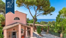 Вилла в Ливорно, Италия (цена по запросу)