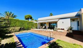 Вилла за 875 000 евро на Льорет-де-Мар, Испания