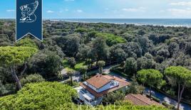 Вилла в Пьетрасанте, Италия (цена по запросу)