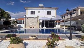 Квартира за 620 000 евро в Ларнаке, Кипр