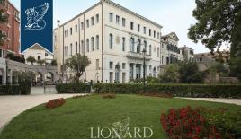 Дом в Венеции, Италия (цена по запросу)