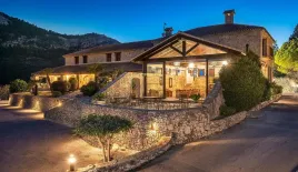 Коммерческая недвижимость за 2 500 000 евро в Барселоне, Испания