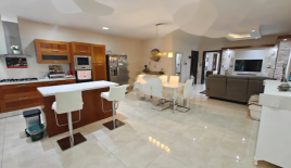 Квартира за 440 000 евро в Корми, Мальта