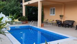 Отель, гостиница за 670 000 евро на полуострове Луштица, Черногория