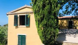 Дом за 777 000 евро в Роккастраде, Италия