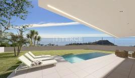 Вилла за 1 575 000 евро в Бенальмадене, Испания