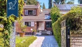 Вилла за 2 400 000 евро в Риме, Италия