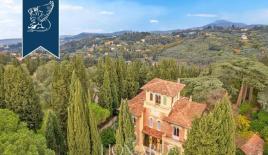 Вилла во Флоренции, Италия (цена по запросу)