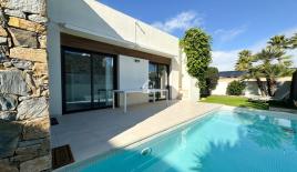 Шале за 2 300 евро за месяц в Ориуэла Коста, Испания