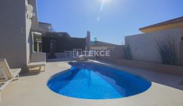 Вилла за 1 395 000 евро в Бенальмадене, Испания