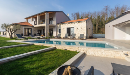 Вилла в Порече, Хорватия (цена по запросу)