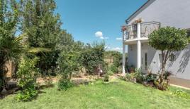 Отель, гостиница за 720 000 евро в Пуле, Хорватия