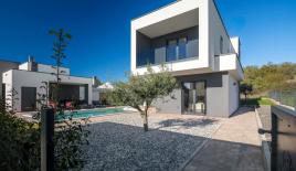 Вилла за 745 000 евро в Порече, Хорватия