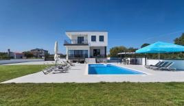 Вилла за 1 560 000 евро в Пуле, Хорватия