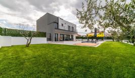 Вилла за 835 000 евро в Порече, Хорватия