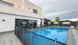 Вилла за 495 000 евро в Торревьехе, Испания