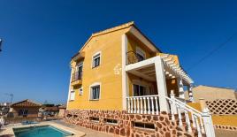 Шале за 235 000 евро в Сан-Мигель де Салинас, Испания