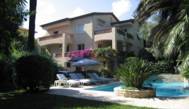 Вилла в Антибе, Франция (цена по запросу)