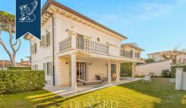 Вилла за 6 400 000 евро в Форте деи Марми, Италия