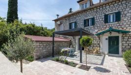 Вилла за 410 000 евро в Херцег-Нови, Черногория