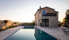 Вилла за 575 000 евро в Бртонигле, Хорватия