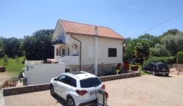 Отель, гостиница за 595 000 евро в Врбнике, Хорватия