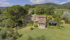 Дом за 1 800 000 евро в Четоне, Италия