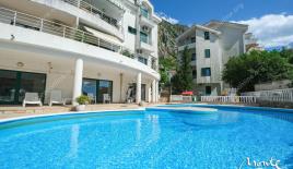 Отель, гостиница за 328 000 евро в Рисане, Черногория