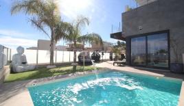 Вилла за 650 000 евро в Торревьехе, Испания