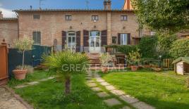 Апартаменты за 430 000 евро в Кастильоне-дель-Лаго, Италия