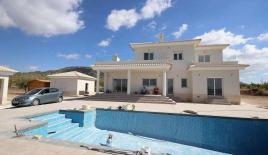 Вилла за 491 000 евро в Пиносо, Испания