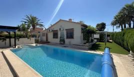 Вилла за 790 000 евро в Кабо Роч, Испания