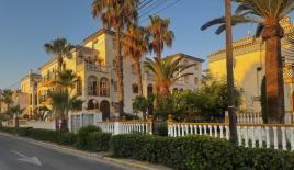 Таунхаус за 219 000 евро в Торревьехе, Испания