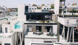 Вилла за 995 000 евро в Рохалесе, Испания