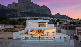 Вилла за 860 000 евро в Полопе, Испания