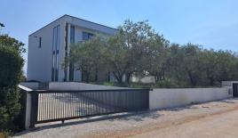 Вилла за 690 000 евро в Порече, Хорватия