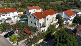 Отель, гостиница за 695 000 евро на Рабе, Хорватия