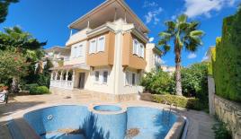 Вилла за 400 000 евро в Алании, Турция