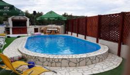 Отель, гостиница за 585 000 евро в Рогознице, Хорватия