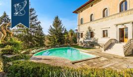 Вилла в Виккьо, Италия (цена по запросу)
