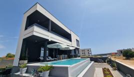 Дом за 1 390 000 евро в Медулине, Хорватия