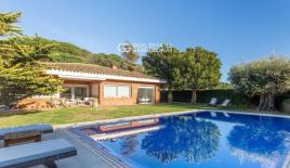 Дом за 1 290 000 евро в Сан-Андрес-де-Льеванерас, Испания