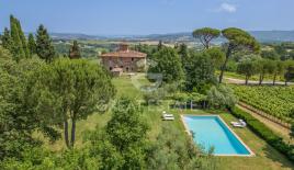 Дом за 2 800 000 евро в Четоне, Италия